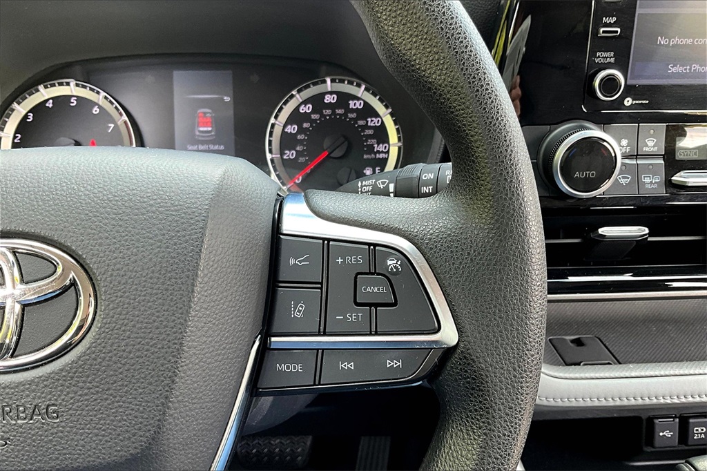 2021 Toyota Highlander L - Photo 24