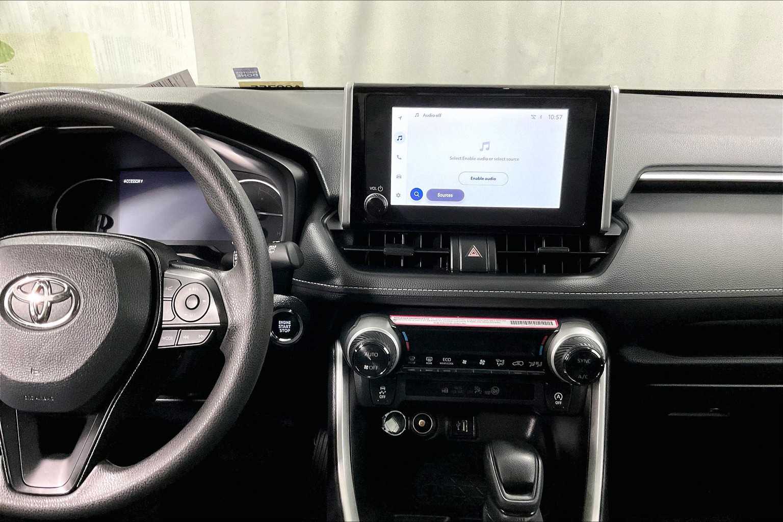 2024 Toyota RAV4 XLE - Photo 18