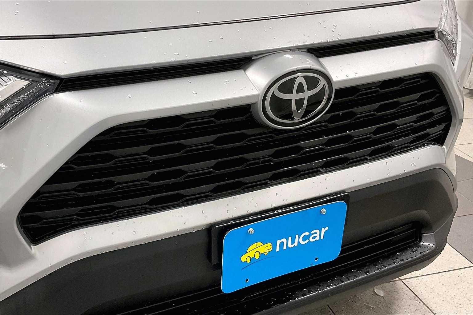 2024 Toyota RAV4 XLE - Photo 31