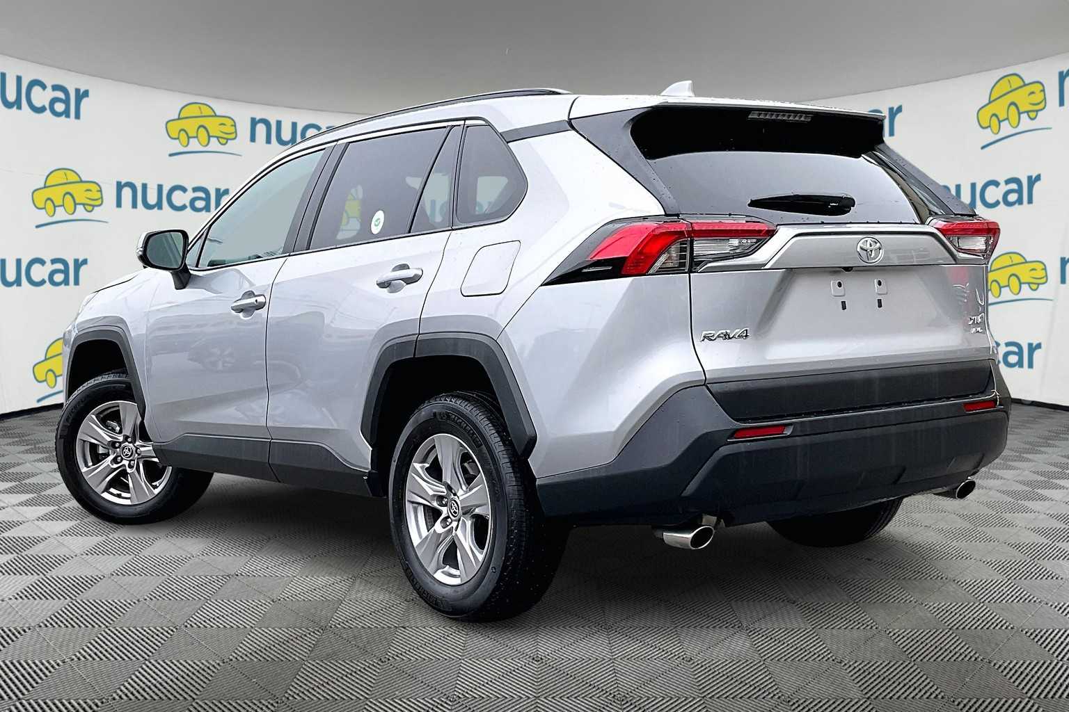 2024 Toyota RAV4 XLE - Photo 4