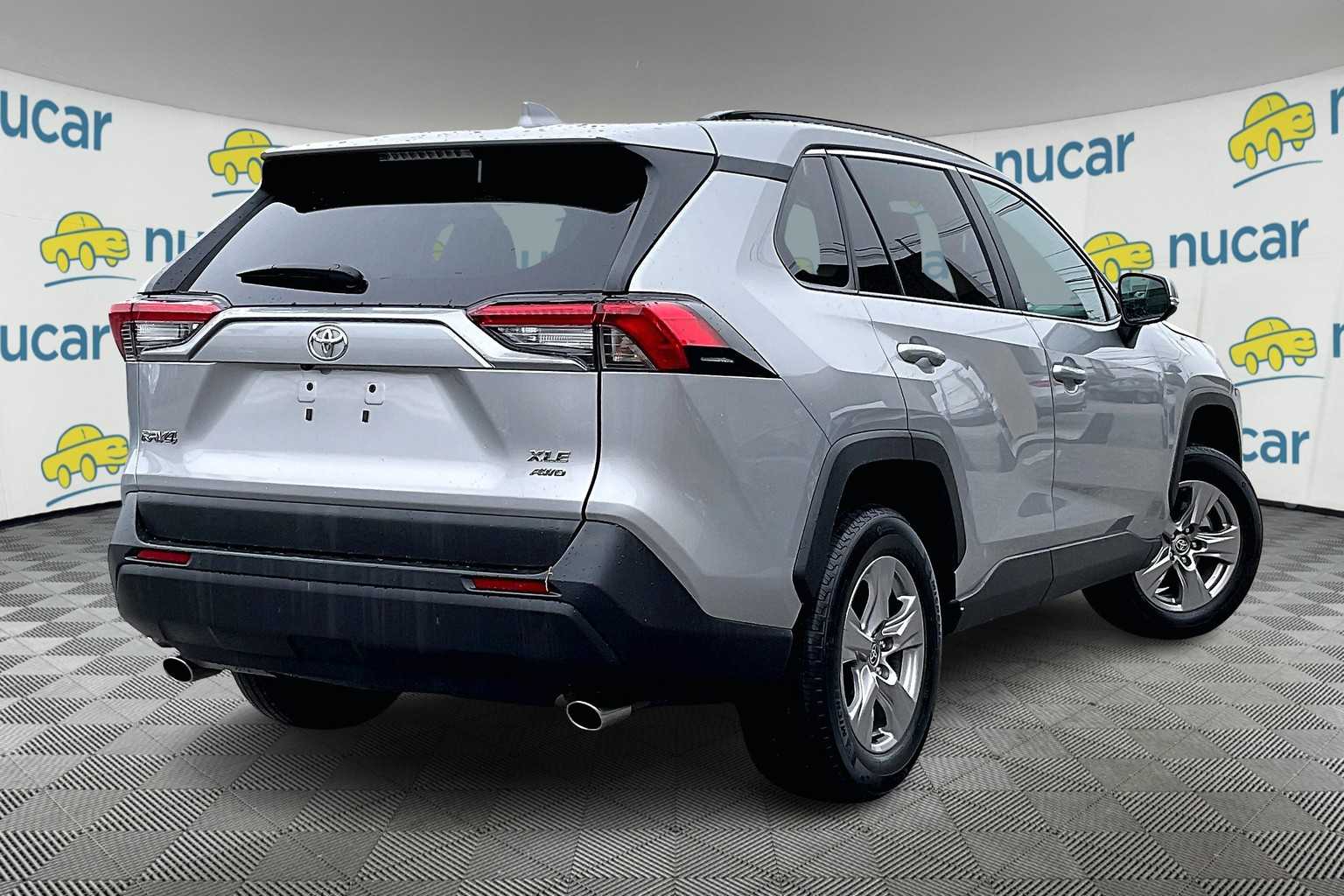 2024 Toyota RAV4 XLE - Photo 6