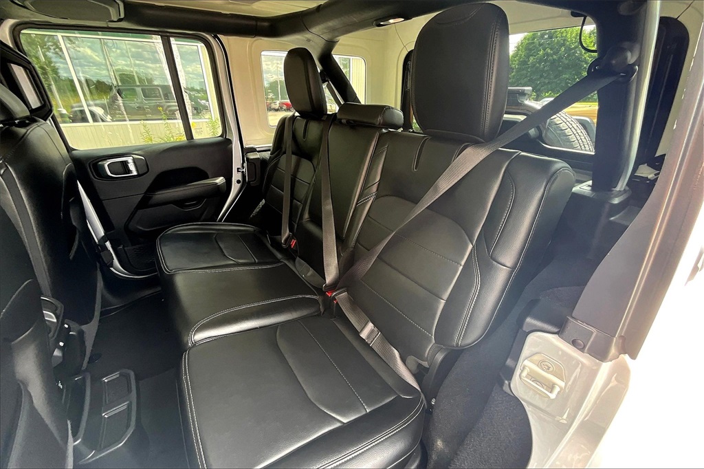 2023 Jeep Wrangler Sahara 4xe - Photo 15