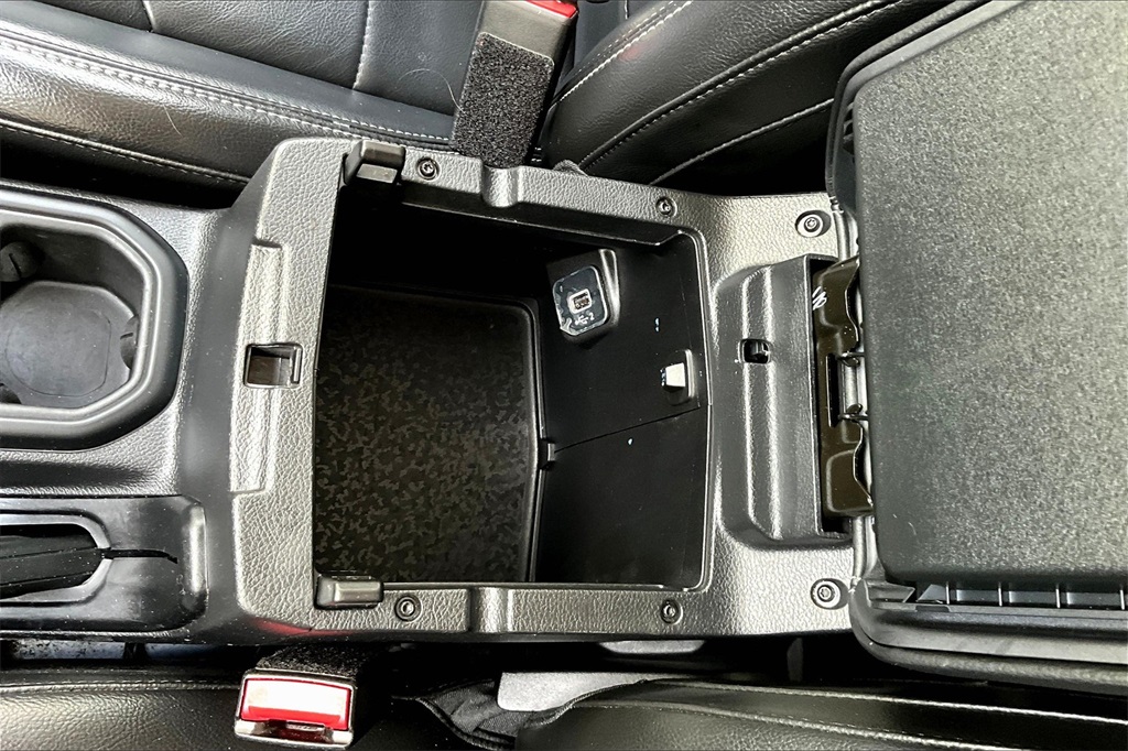 2023 Jeep Wrangler Sahara 4xe - Photo 27