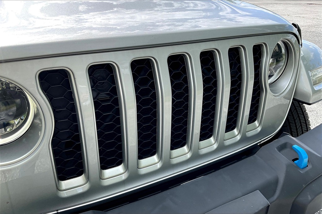 2023 Jeep Wrangler Sahara 4xe - Photo 32