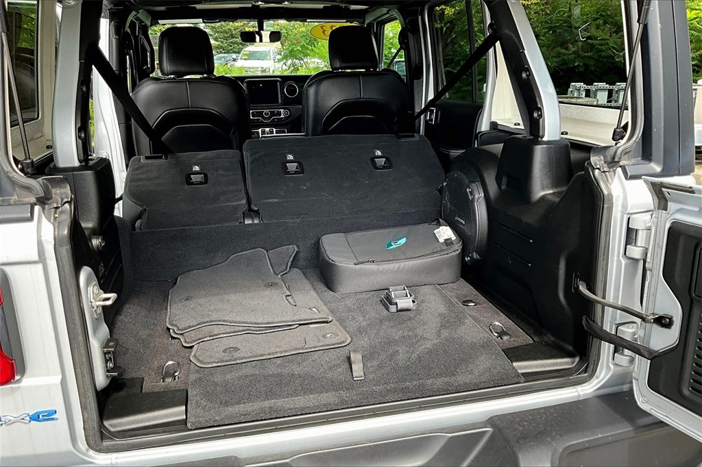2023 Jeep Wrangler Sahara 4xe - Photo 37
