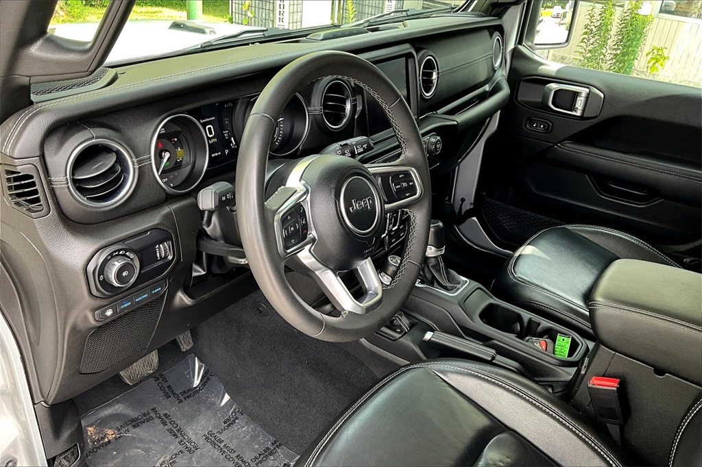 2023 Jeep Wrangler Sahara 4xe - Photo 8