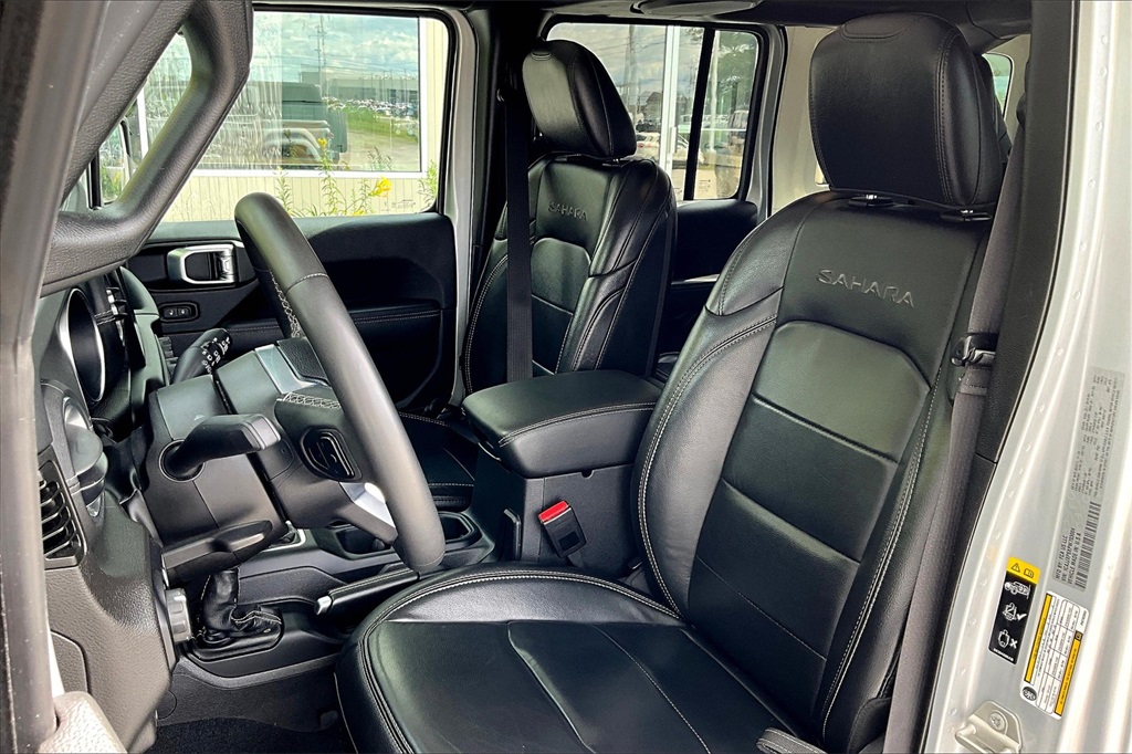 2023 Jeep Wrangler Sahara 4xe - Photo 10