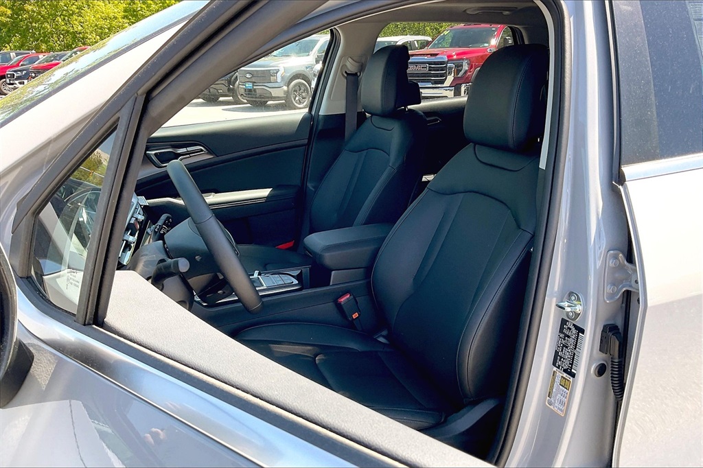2026 Kia Sportage EX - Photo 11