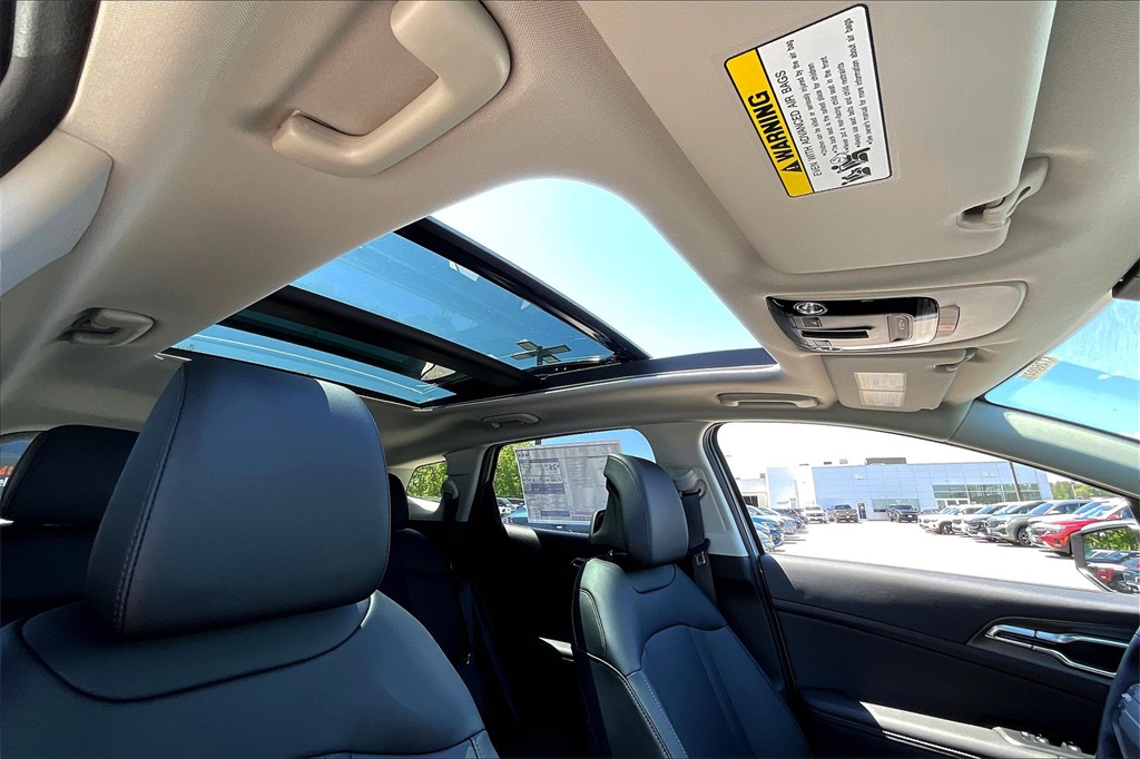 2026 Kia Sportage EX - Photo 18