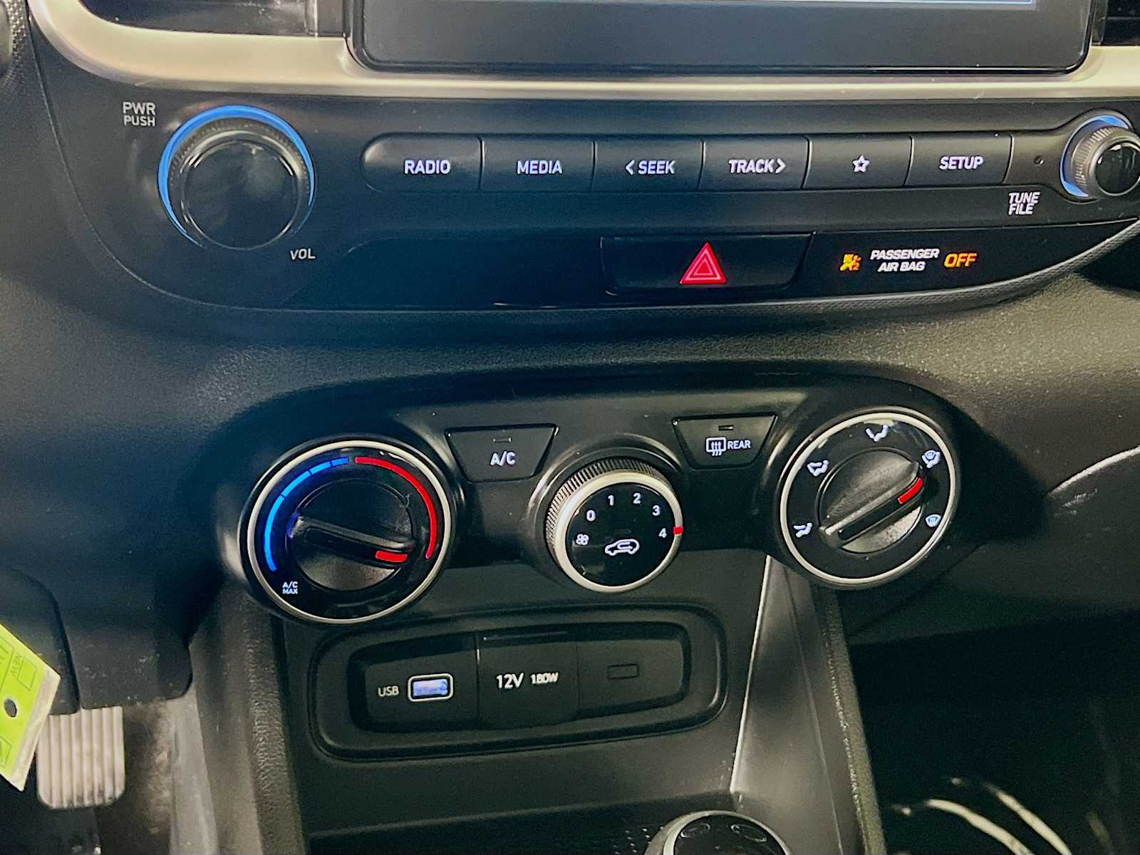 2022 Hyundai Venue SE - Photo 15