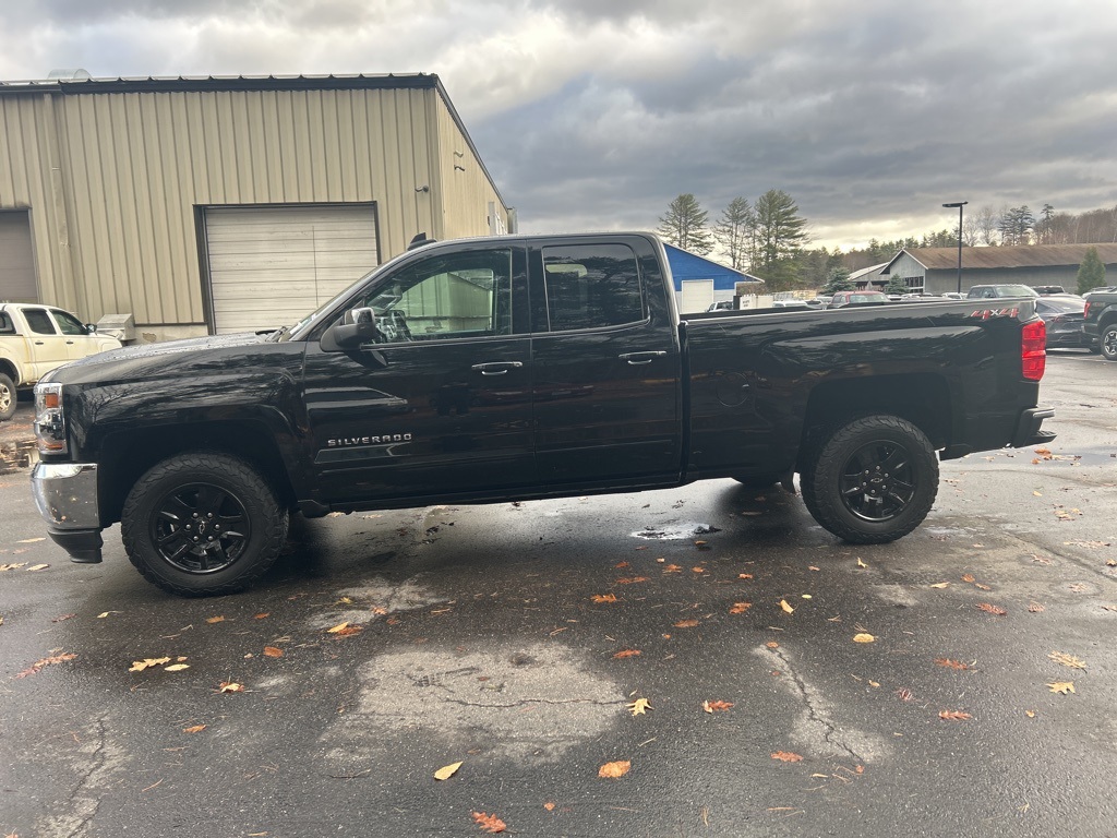 2018 Chevrolet Silverado 1500 LT - Photo 2