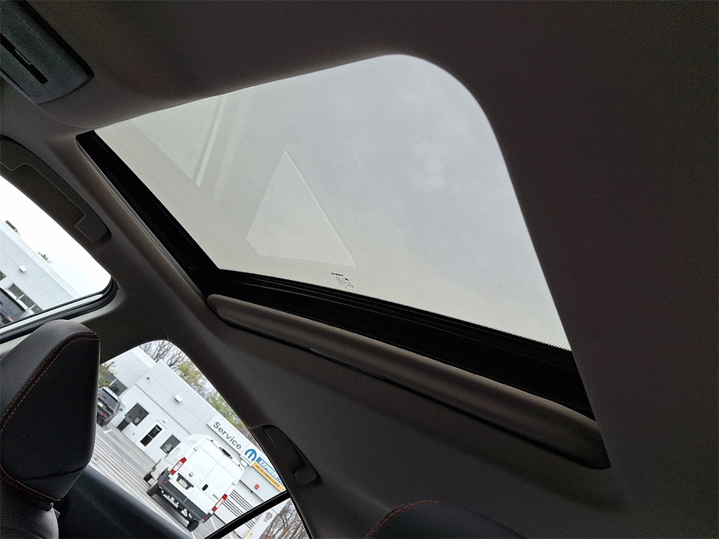 2021 Nissan Altima 2.5 SR - Photo 16