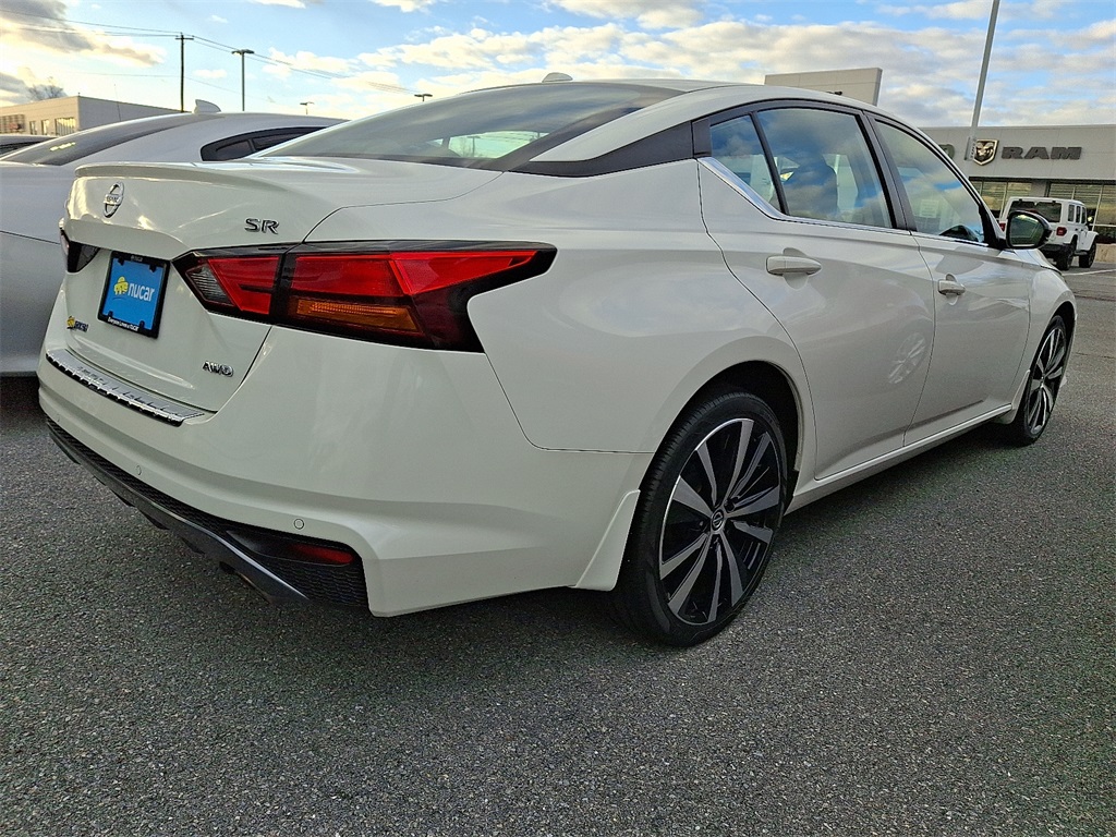 2021 Nissan Altima 2.5 SR - Photo 5
