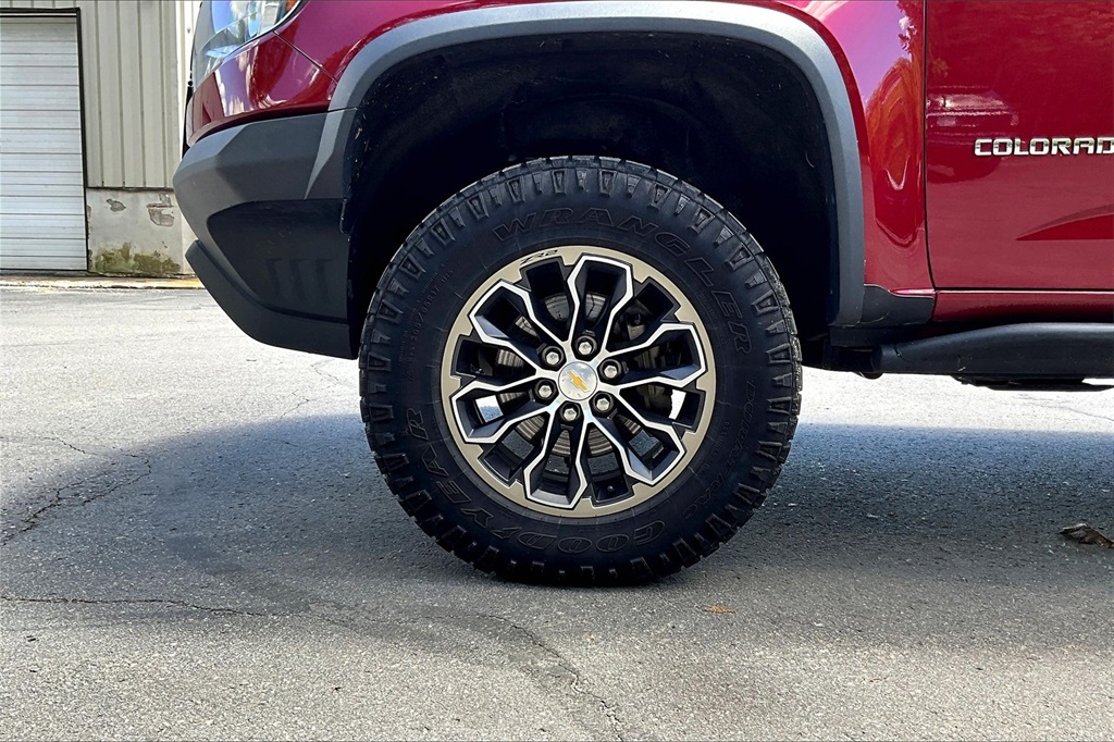 2019 Chevrolet Colorado ZR2 - Photo 4
