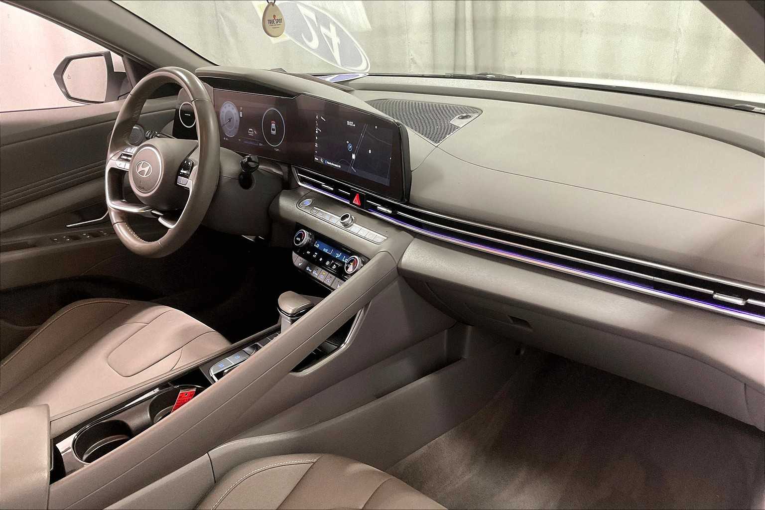 2024 Hyundai Elantra SEL - Photo 15