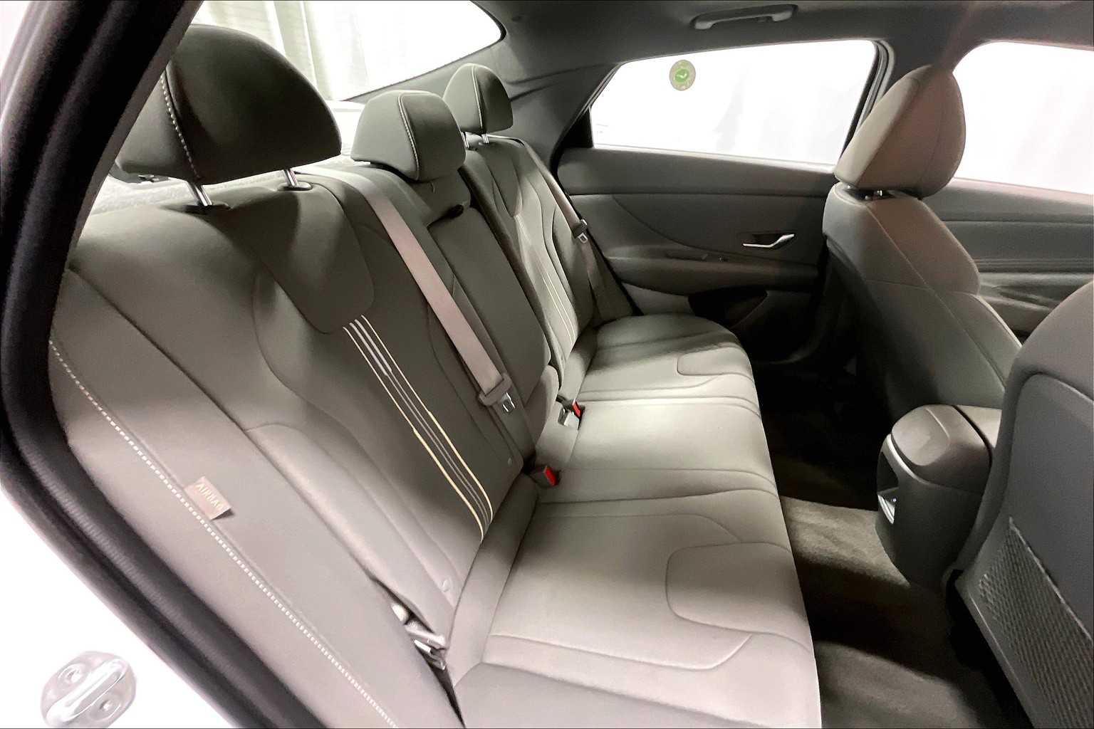 2024 Hyundai Elantra SEL - Photo 17