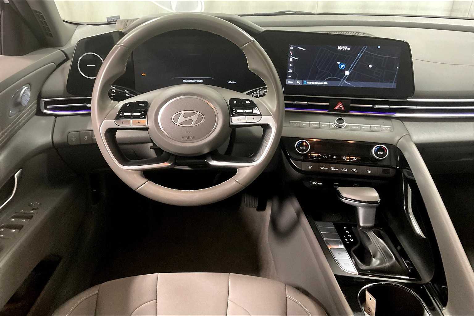 2024 Hyundai Elantra SEL - Photo 18