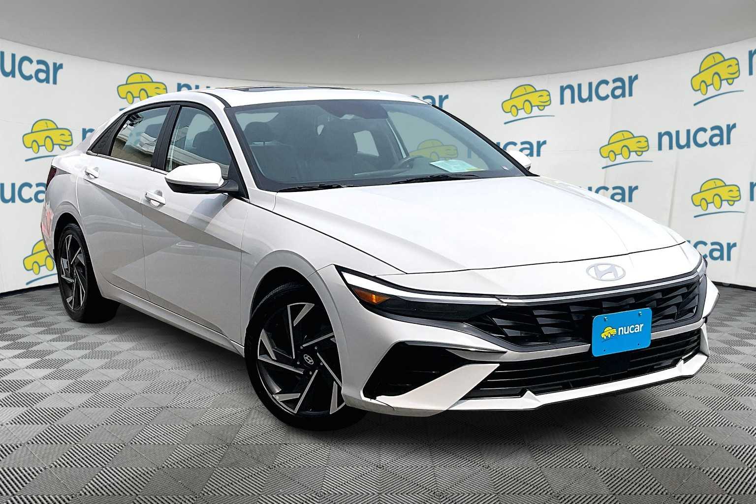 2024 Hyundai Elantra SEL - Photo 2