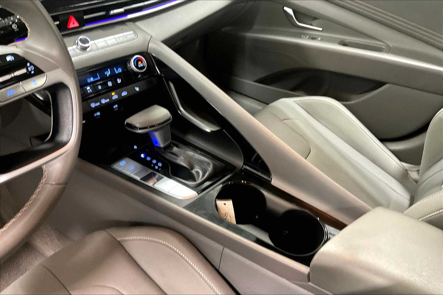 2024 Hyundai Elantra SEL - Photo 21