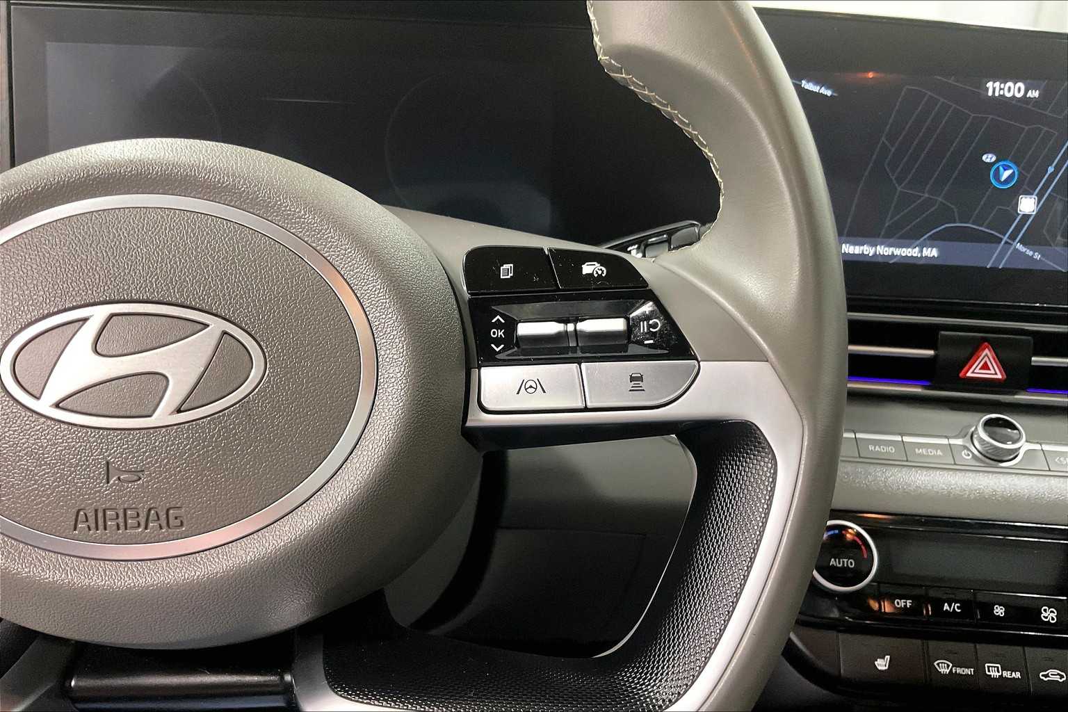 2024 Hyundai Elantra SEL - Photo 25