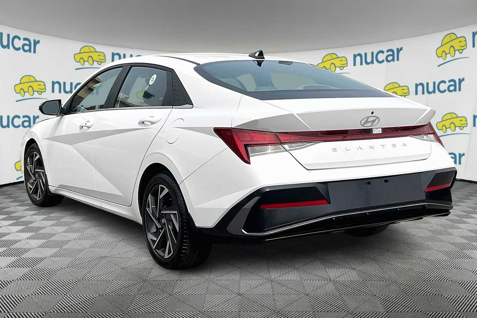2024 Hyundai Elantra SEL - Photo 5
