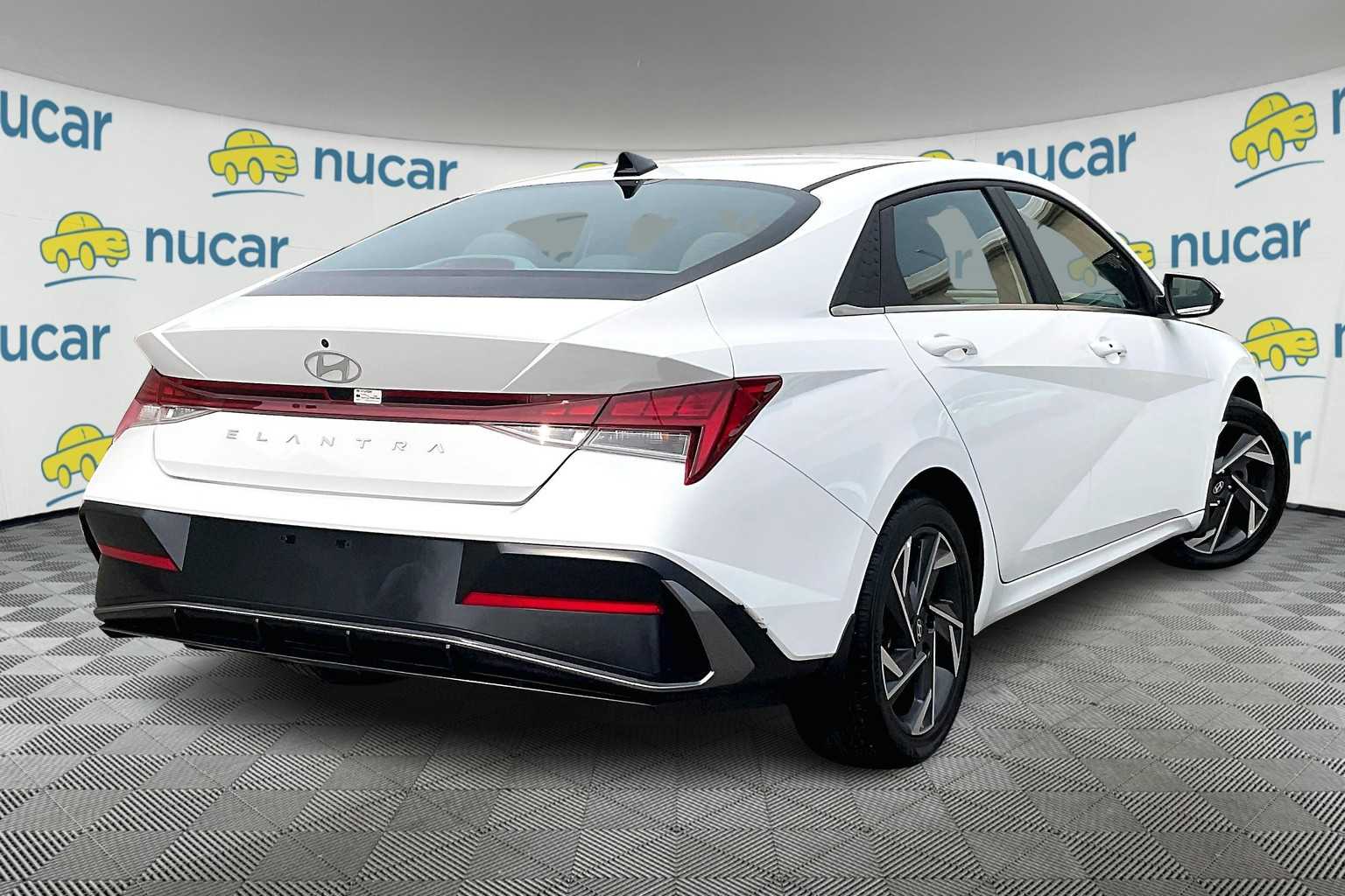 2024 Hyundai Elantra SEL - Photo 7