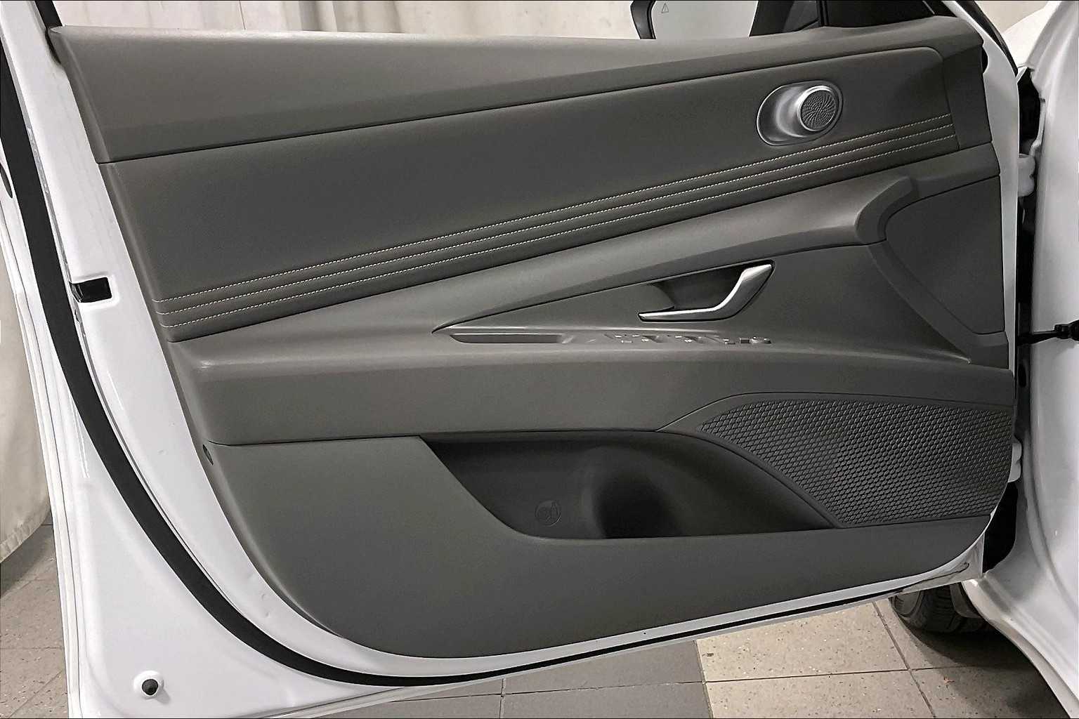 2024 Hyundai Elantra SEL - Photo 10