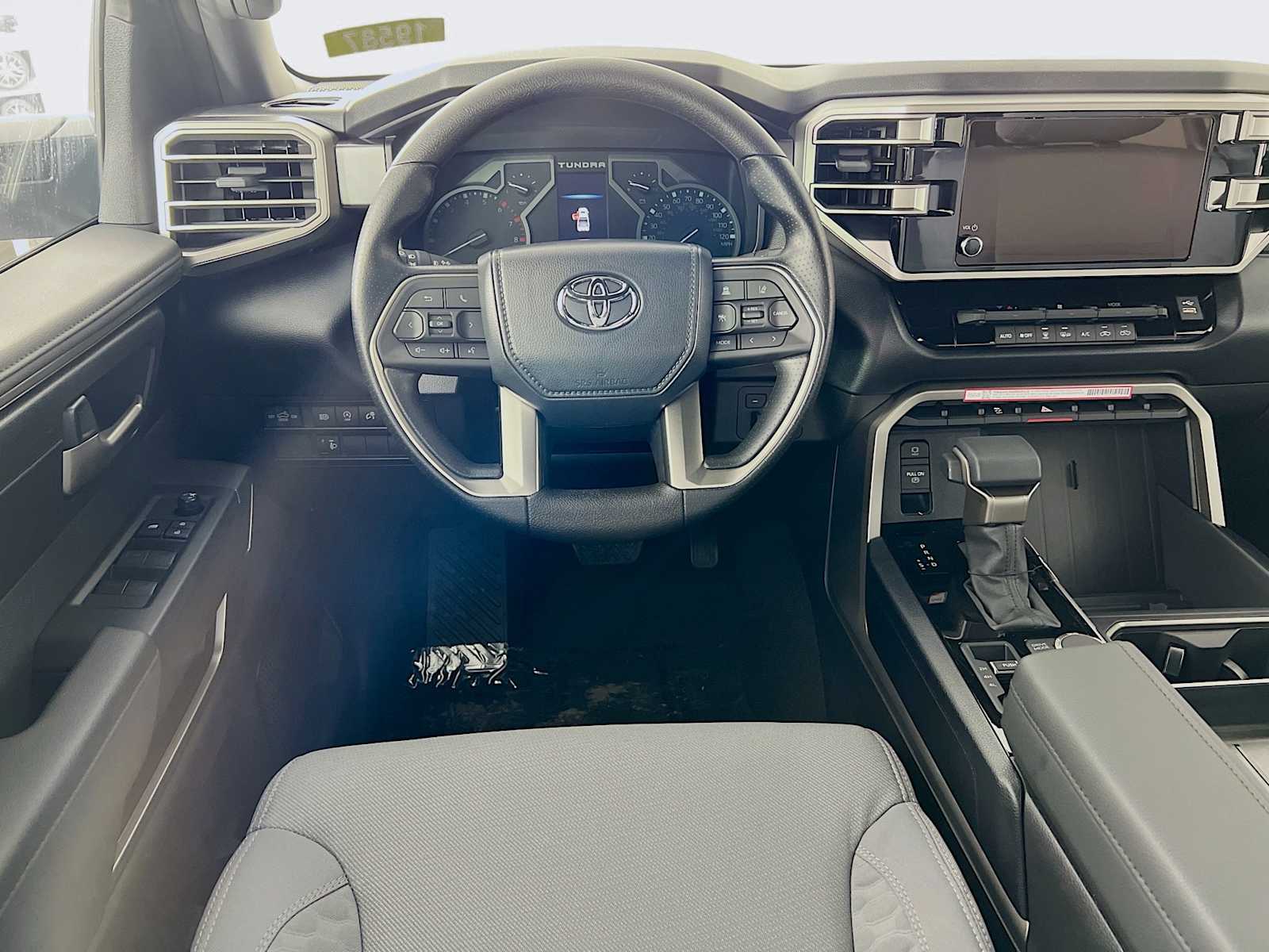 2025 Toyota Tundra SR5 - Photo 15