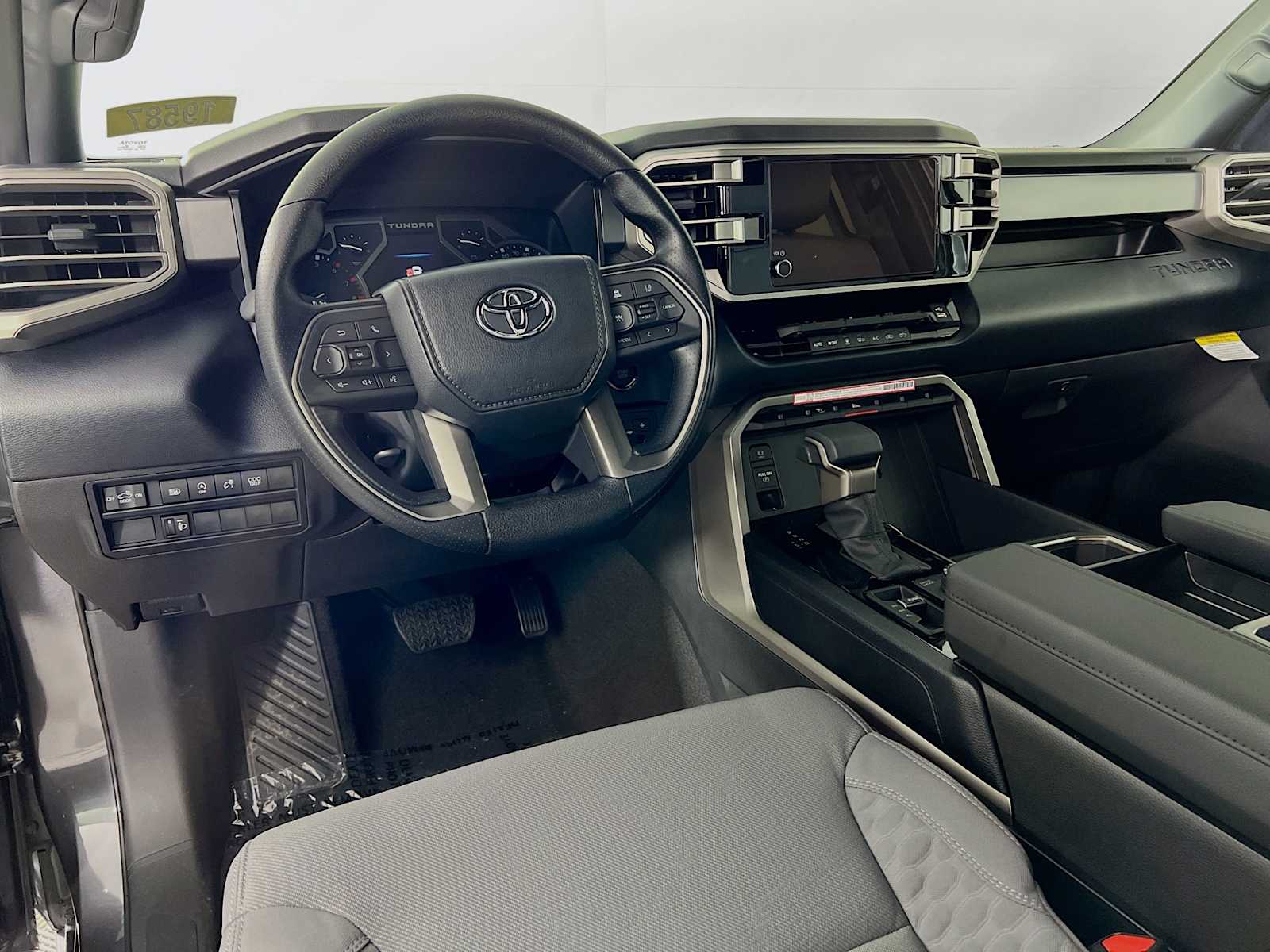 2025 Toyota Tundra SR5 - Photo 6