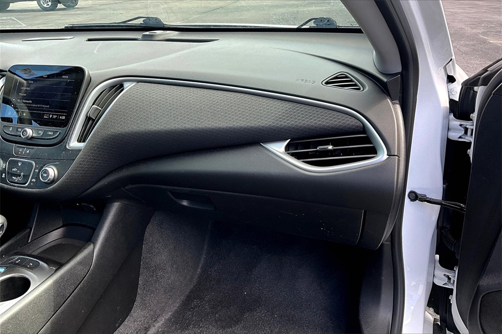 2024 Chevrolet Malibu LS - Photo 13