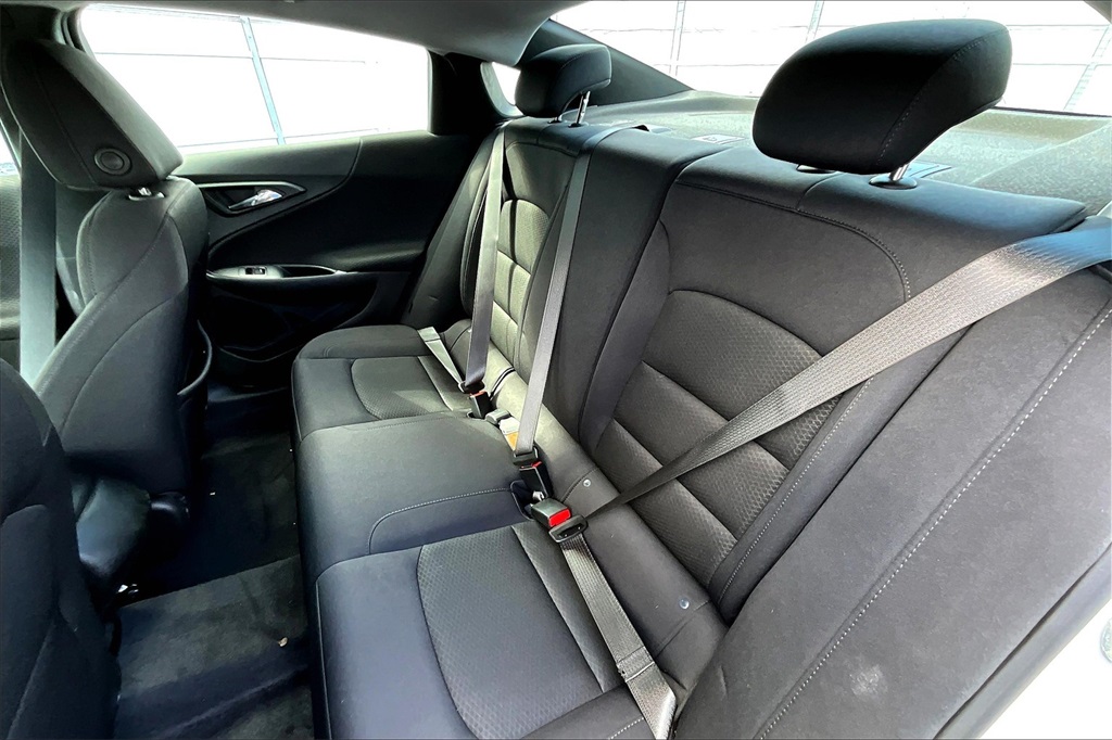 2024 Chevrolet Malibu LS - Photo 15