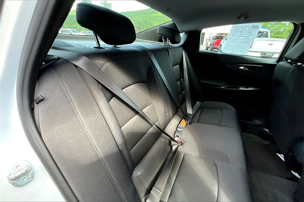 2024 Chevrolet Malibu LS - Photo 16