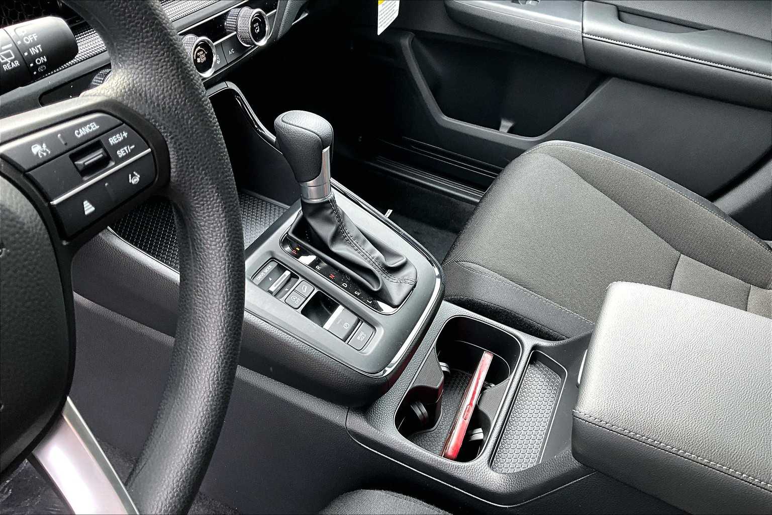 2025 Honda CR-V LX - Photo 14