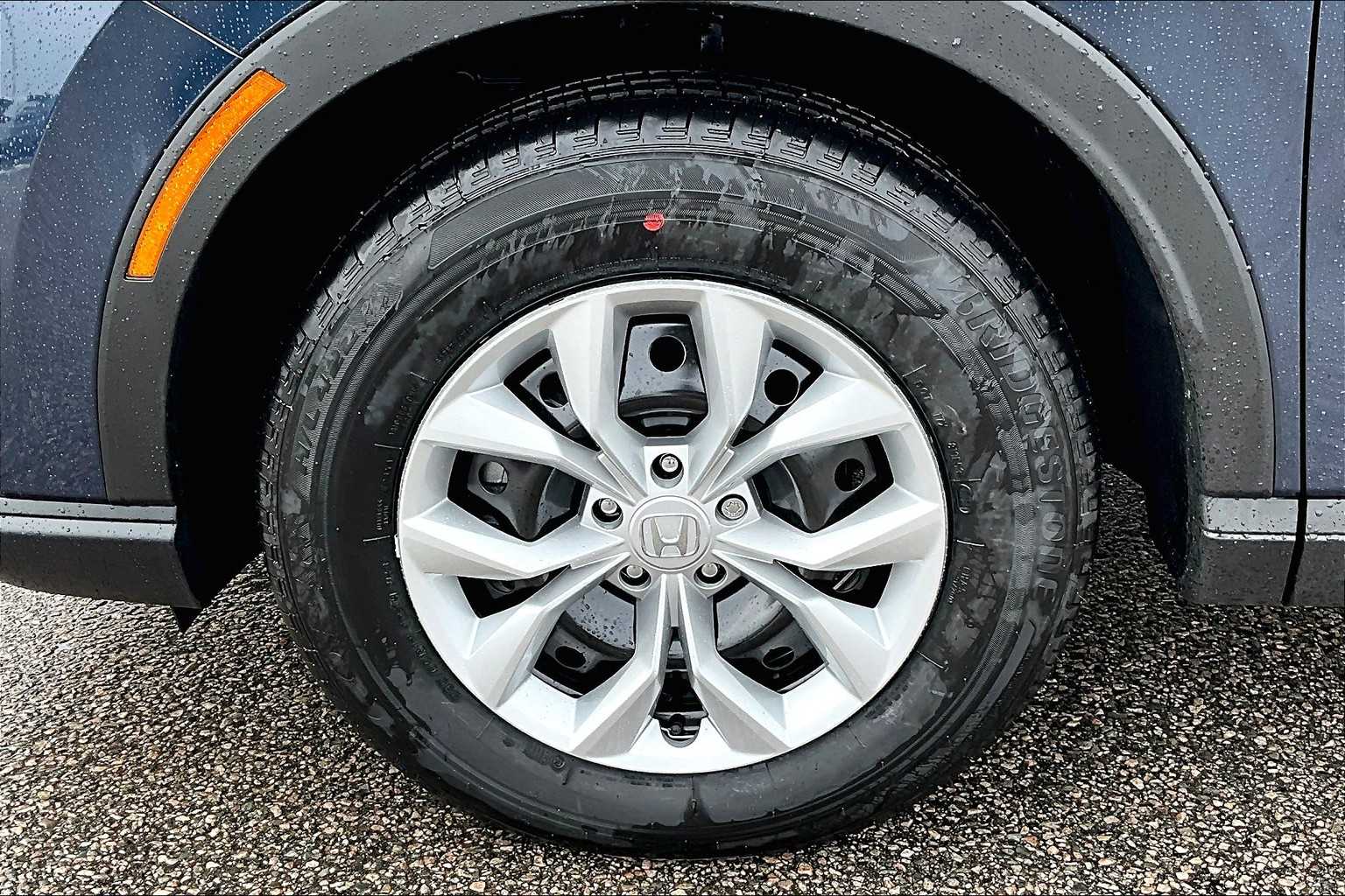 2025 Honda CR-V LX - Photo 8