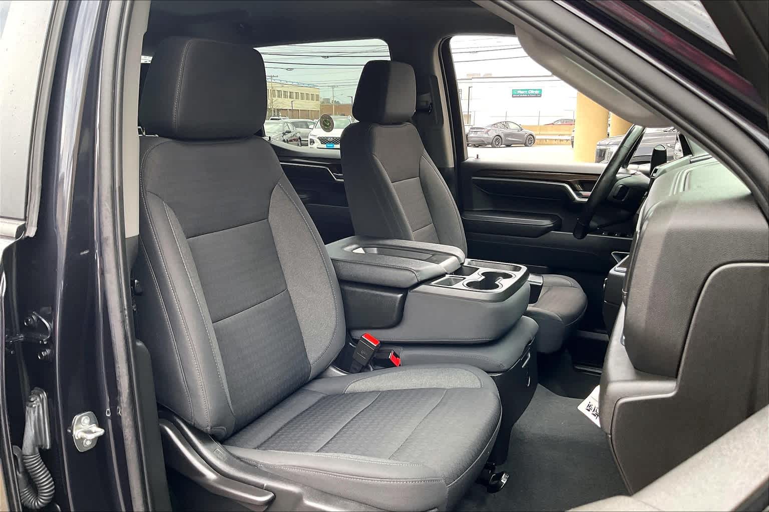 2022 Chevrolet Silverado 1500 LT - Photo 11