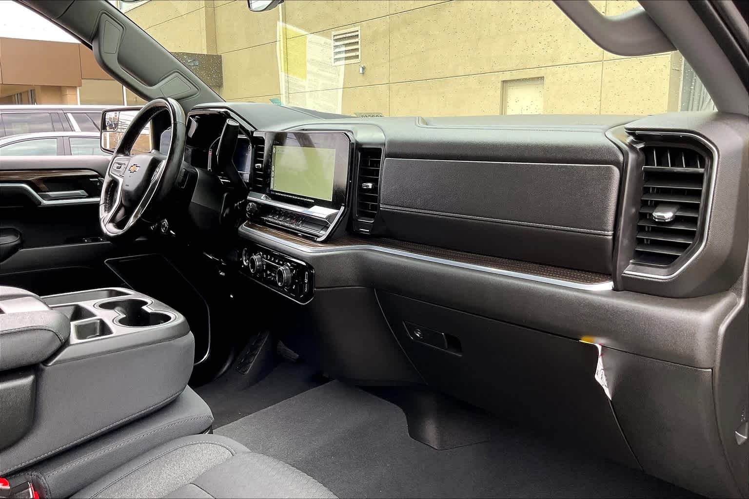 2022 Chevrolet Silverado 1500 LT - Photo 14