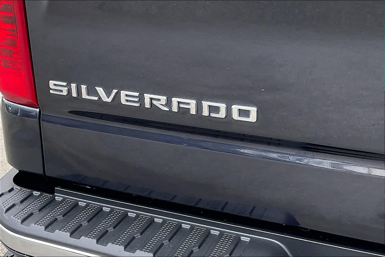 2022 Chevrolet Silverado 1500 LT - Photo 28