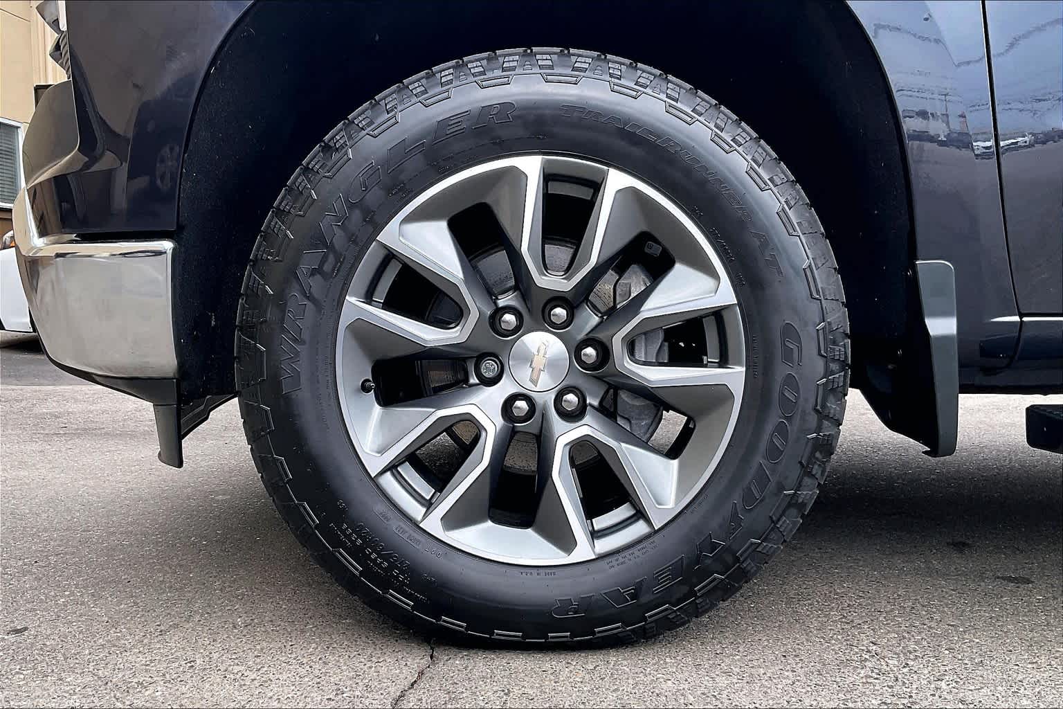 2022 Chevrolet Silverado 1500 LT - Photo 7