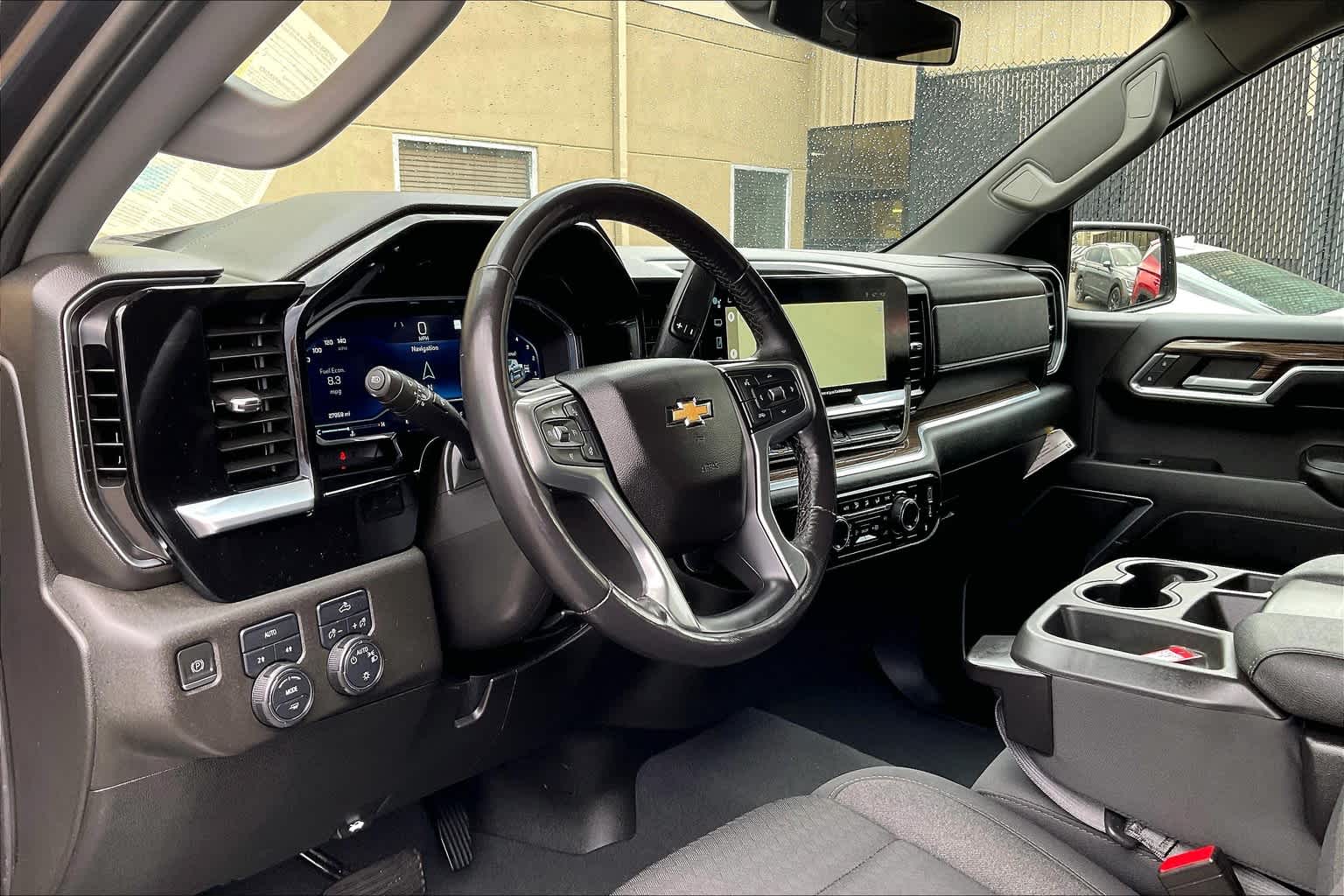 2022 Chevrolet Silverado 1500 LT - Photo 8