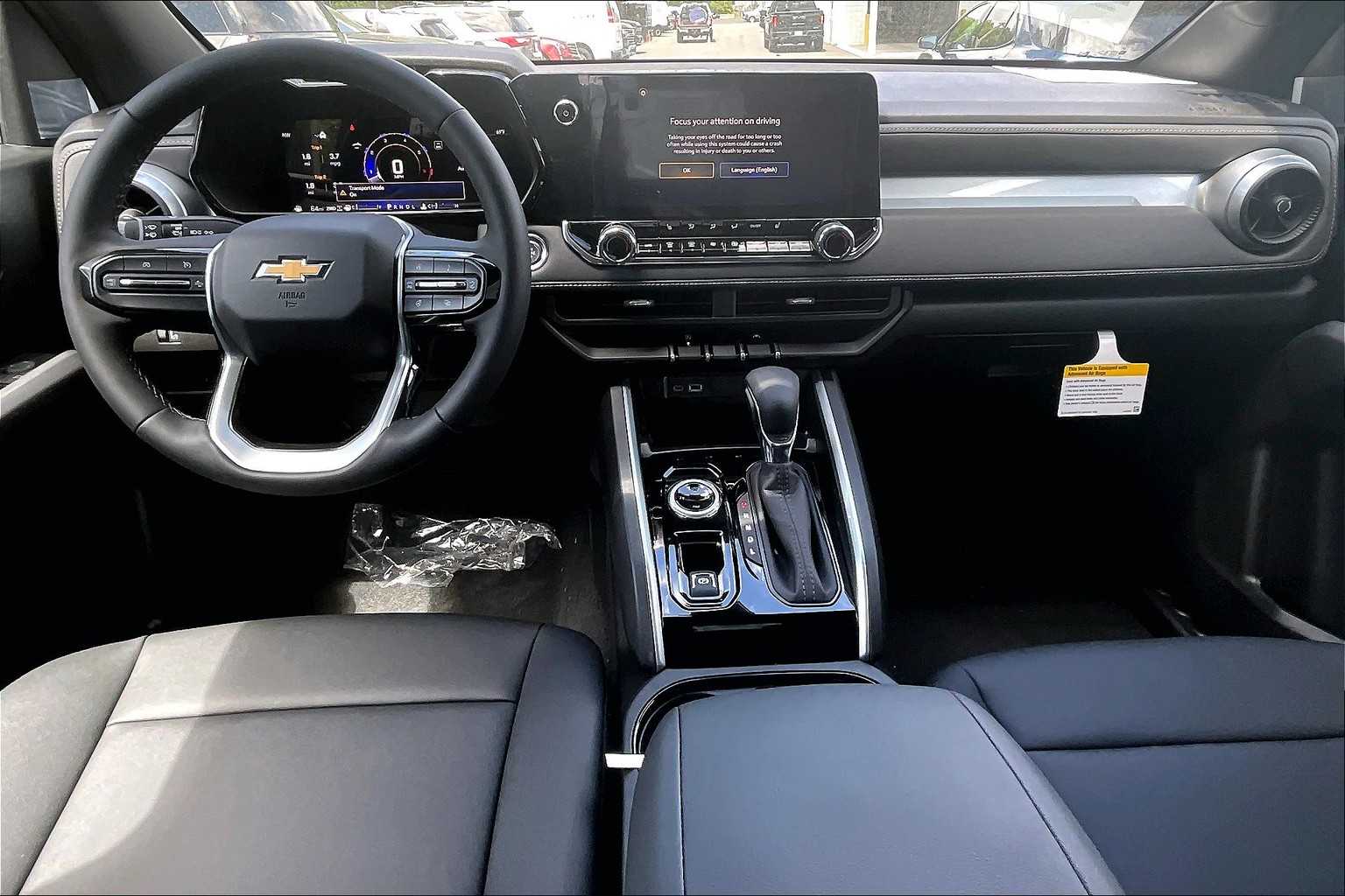2025 Chevrolet Colorado 4WD LT - Photo 12