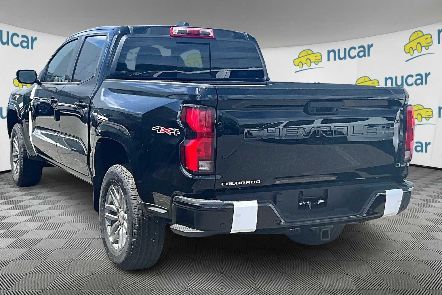 2025 Chevrolet Colorado 4WD LT - Photo 5