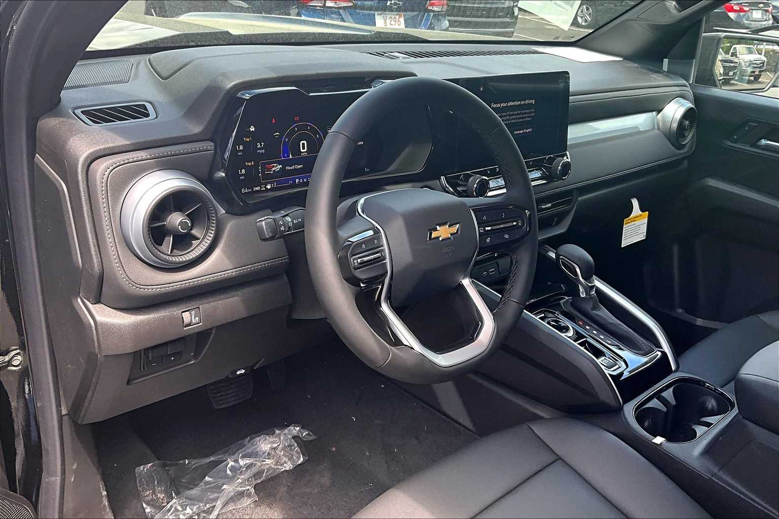 2025 Chevrolet Colorado 4WD LT - Photo 9