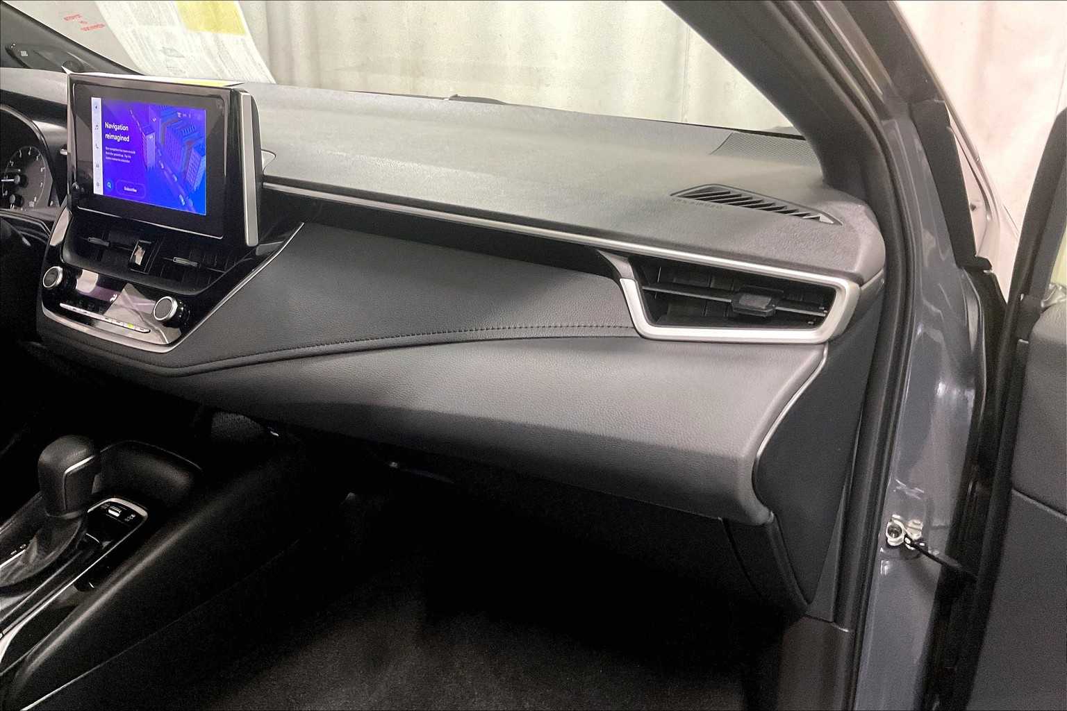 2023 Toyota Corolla SE - Photo 13