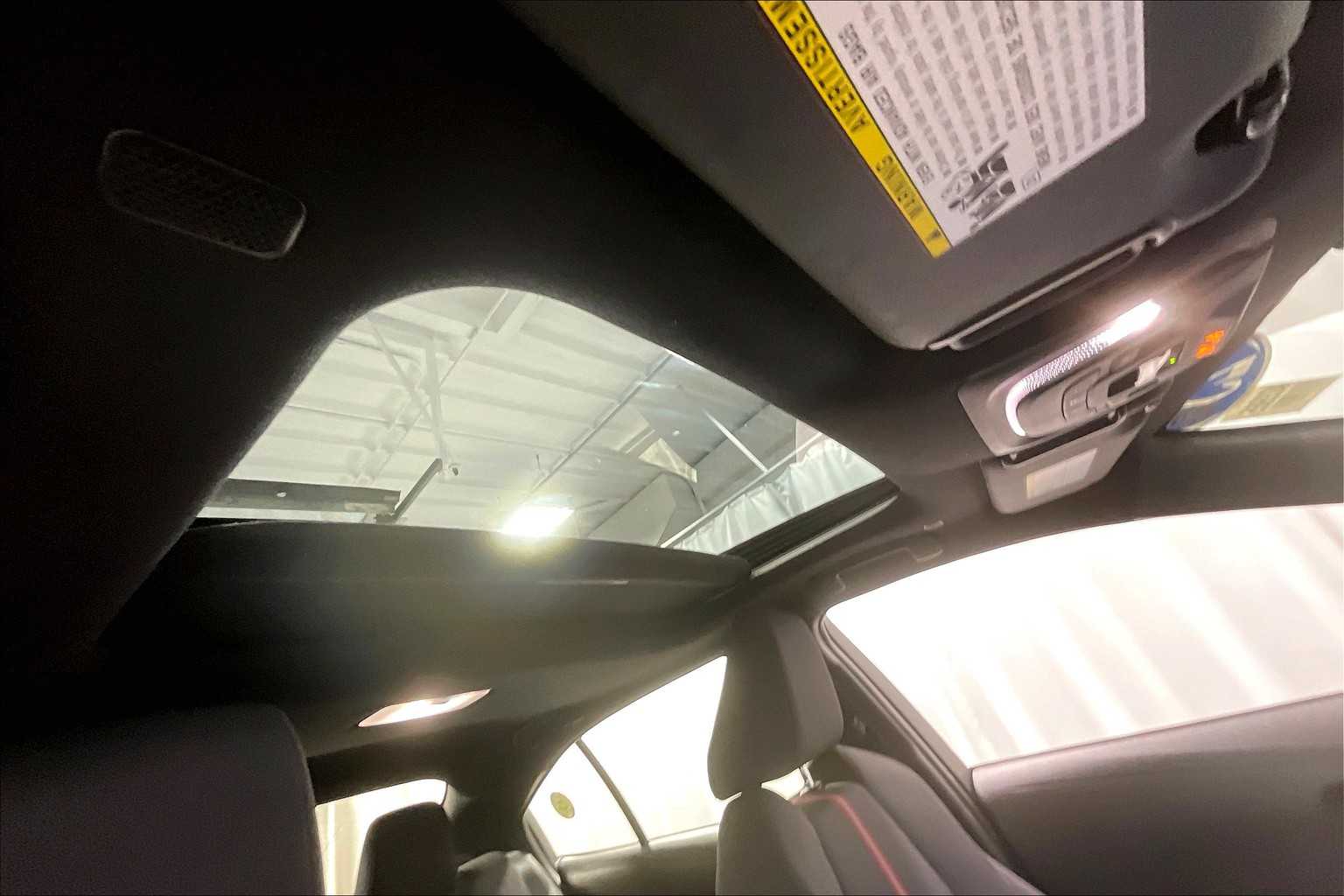 2023 Toyota Corolla SE - Photo 22