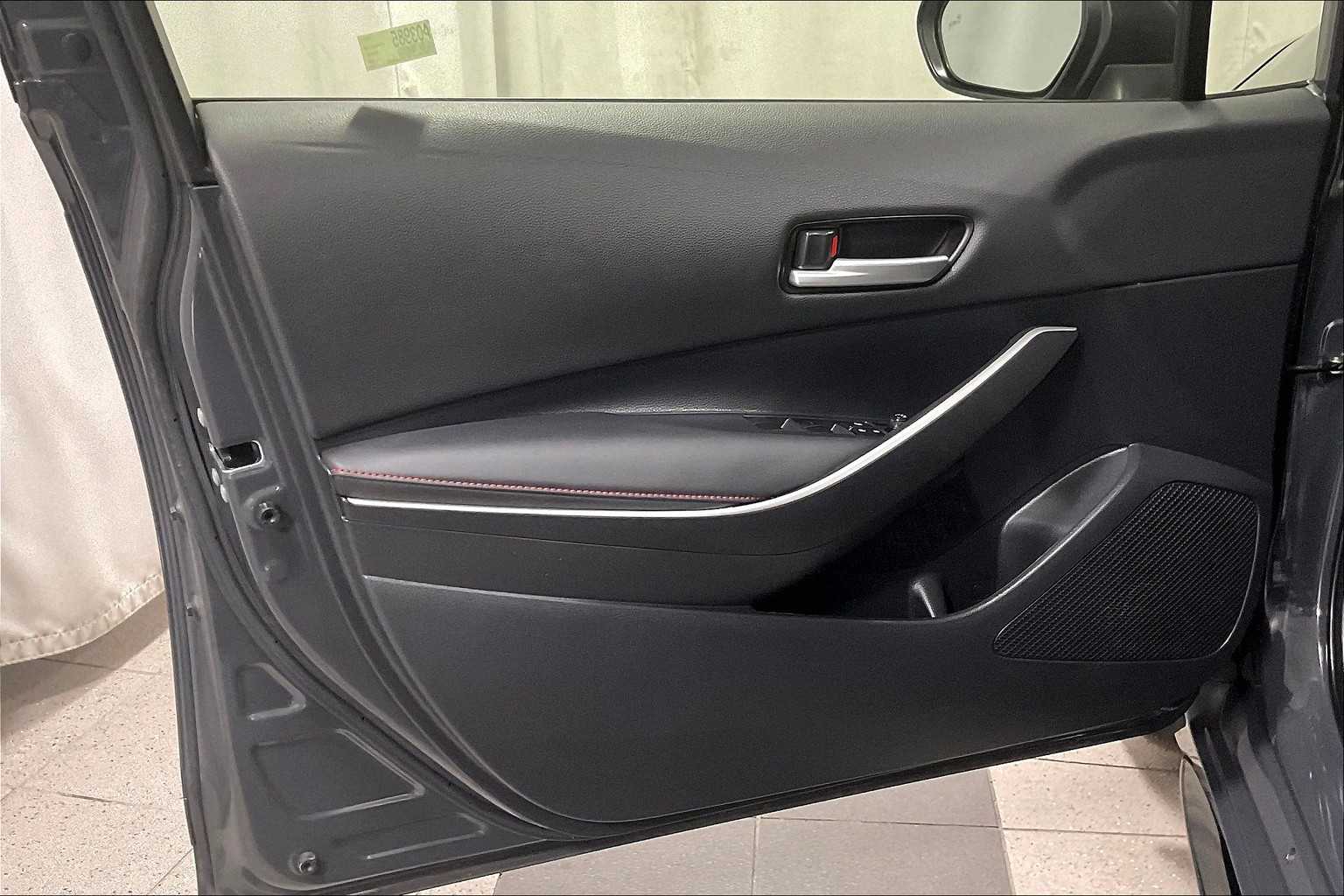 2023 Toyota Corolla SE - Photo 9