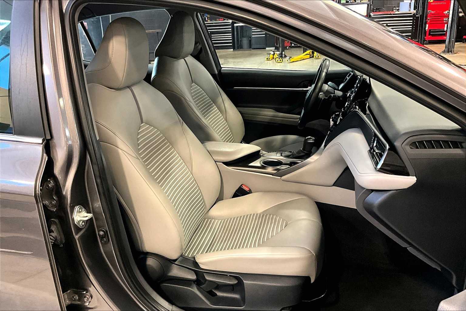 2023 Toyota Camry SE - Photo 11