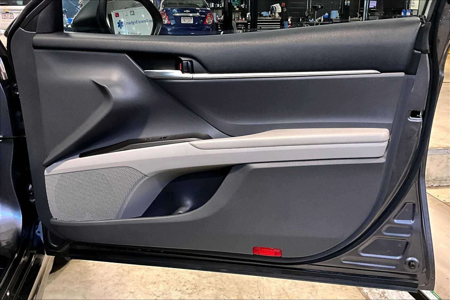 2023 Toyota Camry SE - Photo 12