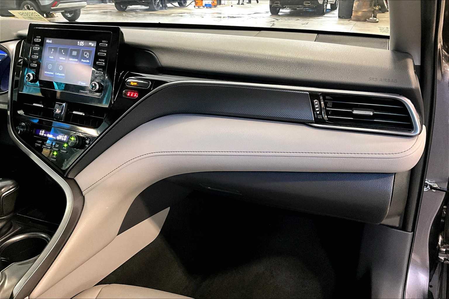2023 Toyota Camry SE - Photo 13