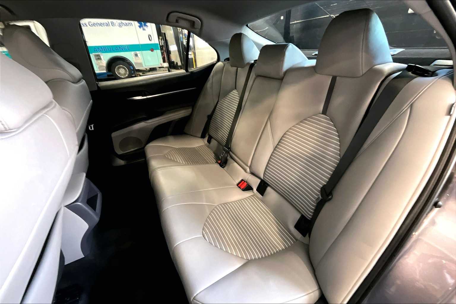 2023 Toyota Camry SE - Photo 15