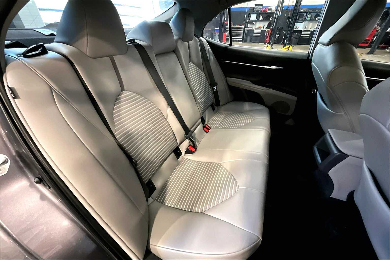 2023 Toyota Camry SE - Photo 16